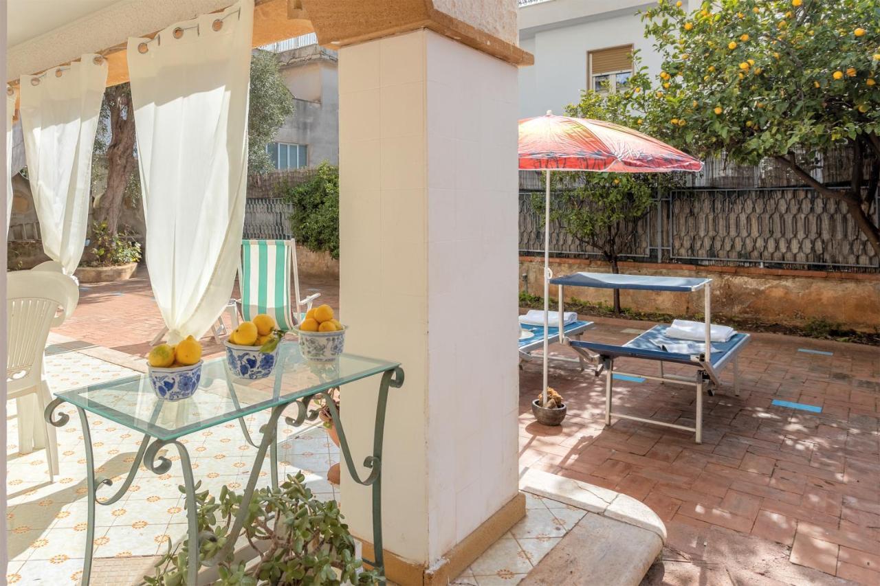 Casa In Villa A Mondello-700M Dal Mare Palermo Exterior foto